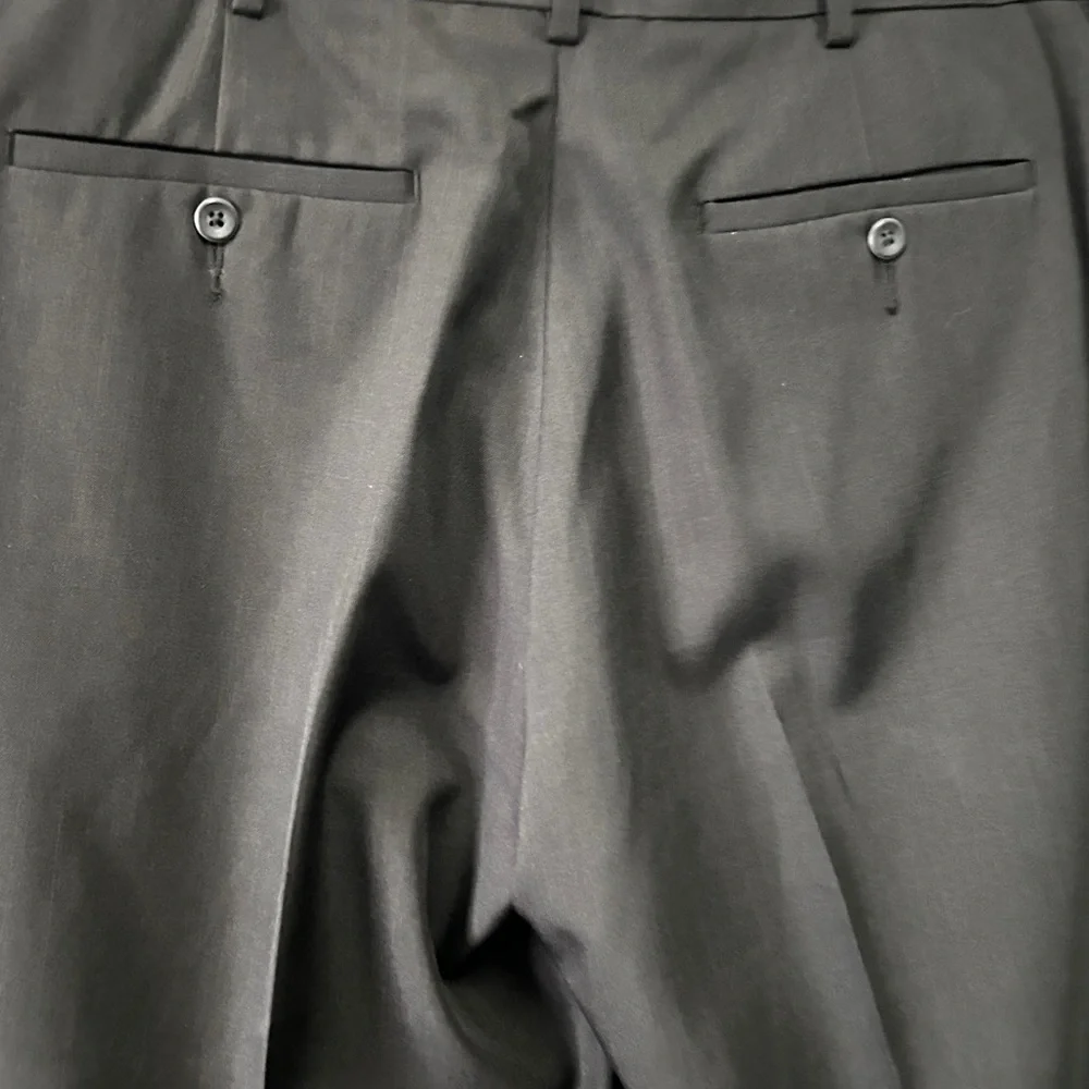 Men's Perry Ellis Black Dress Pants
W33 L29 - Picture 2 of 4